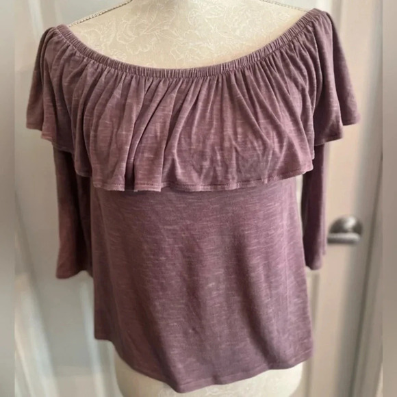 American Eagle 🦅‎ off the shoulder top - Picture 4 of 8